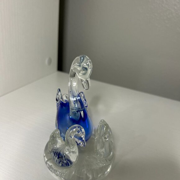 GLASS SWAN WITH BABIES - Picture 4 of 4